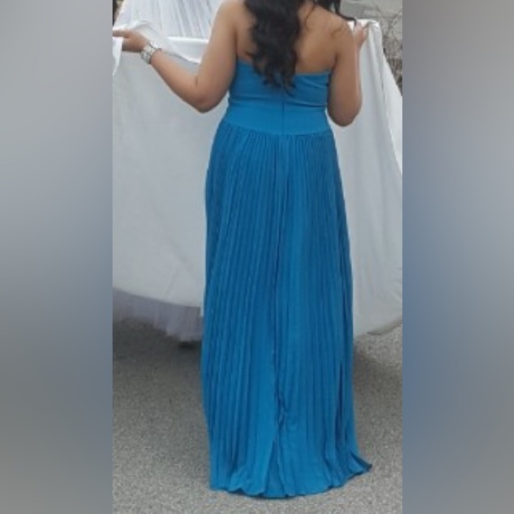 Formal dress - Picture 7 of 9